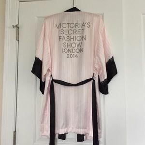 HALLOWEEN NEW with tags VS Fashion Show Robe 2014.